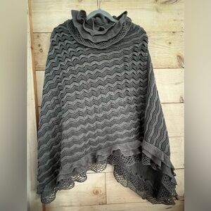 Poncho Lightweight Layered Gray Chevron Knit with Ruffled Neck & Hem. One Size